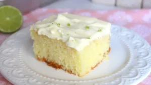 Bolo Gelado de Limão com Cobertura Cremosa: A Receita Refrescante que Você Vai Amar