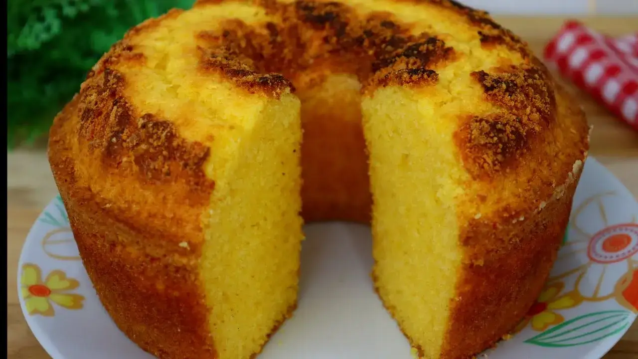 Bolo de Fubá Fofinho: A Receita Que Vai Deixar Seu Café da Tarde Ainda Mais Delicioso