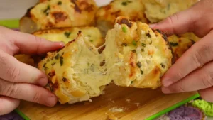 Pão de Alho Crocante e Cremoso: Uma Receita Rápida para Arrasar no Churrasco