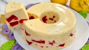 Sobremesa de Gelatina com Morango e Maracujá