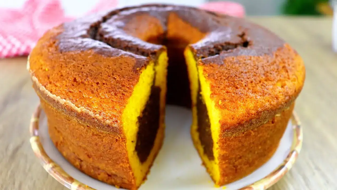 Bolo Mesclado de Cenoura com Chocolate que Derrete na Boca