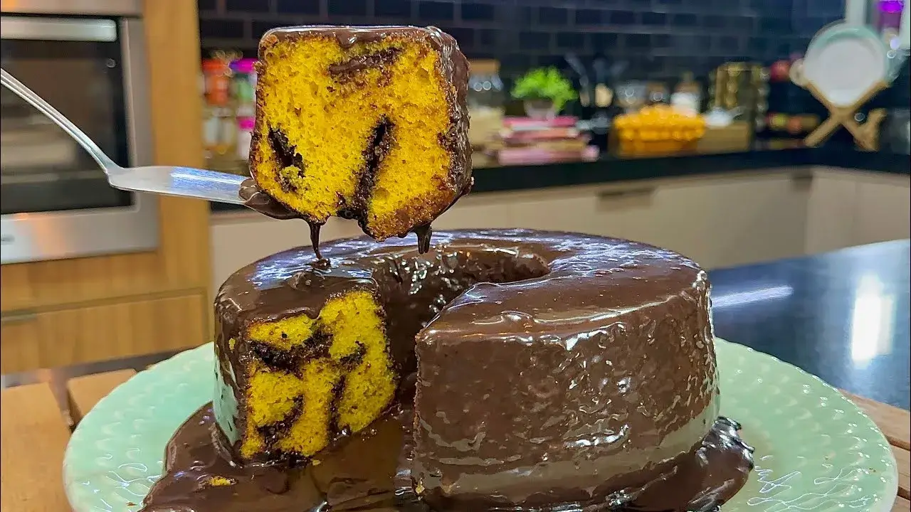 Bolo de Cenoura com Cobertura Dupla: A Receita Mais Irresistível que Você Vai Fazer