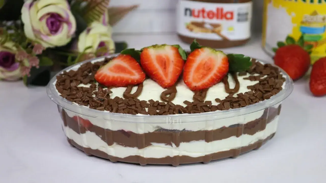 Mini Travessa de Leite Ninho com Nutella e Morangos: Uma Sobremesa Deliciosa e Fácil de Fazer