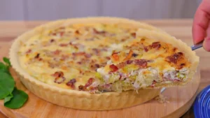 Quiche de Bacon com Alho-Poró: Receita com Massa Crocante e Recheio Cremoso