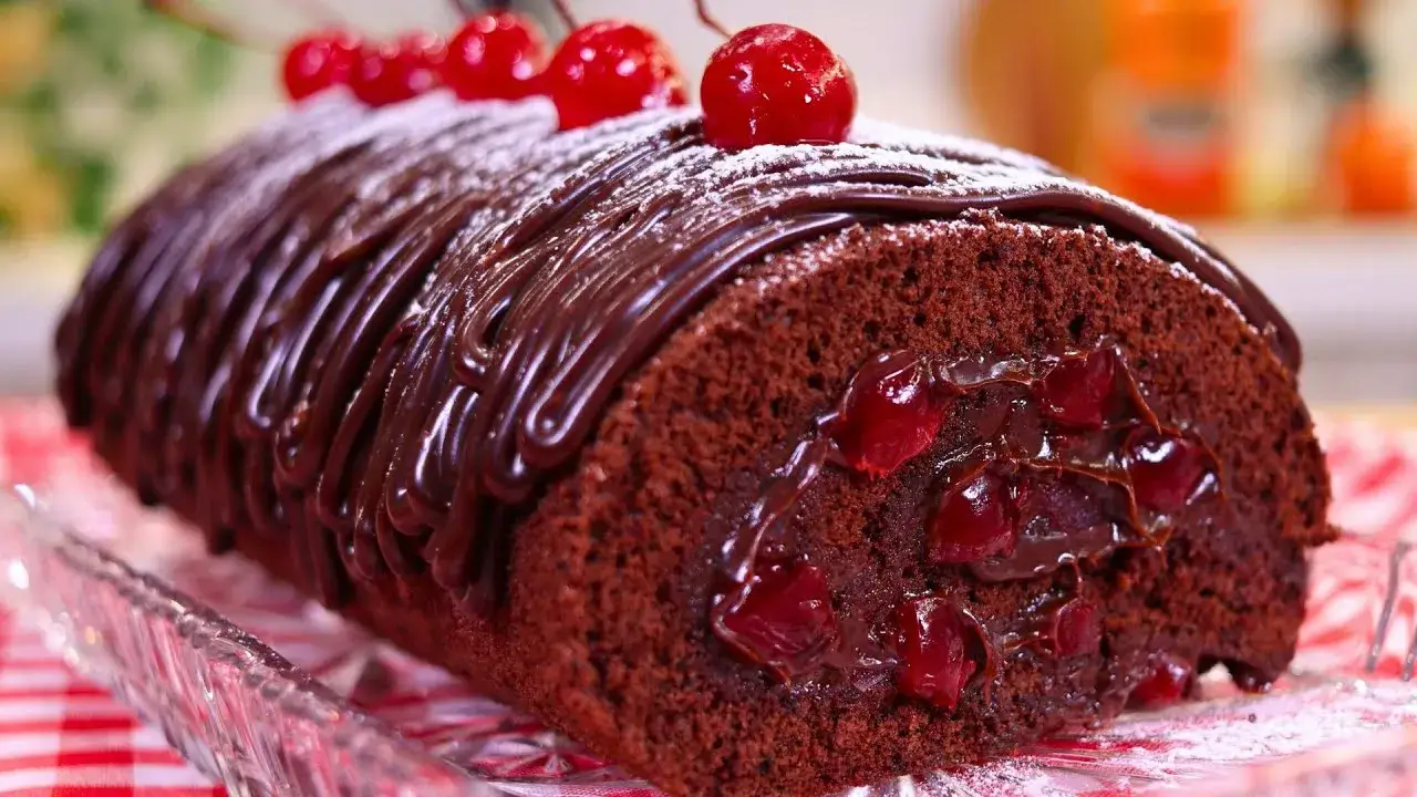 Rocambole de Chocolate com Cereja: Uma Receita Fofinha e Cheia de Sabor