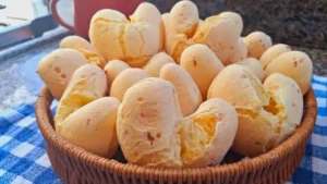 Biscoito de Polvilho com Fubá: Crocância e Sabor Mineiro em Cada Mordida