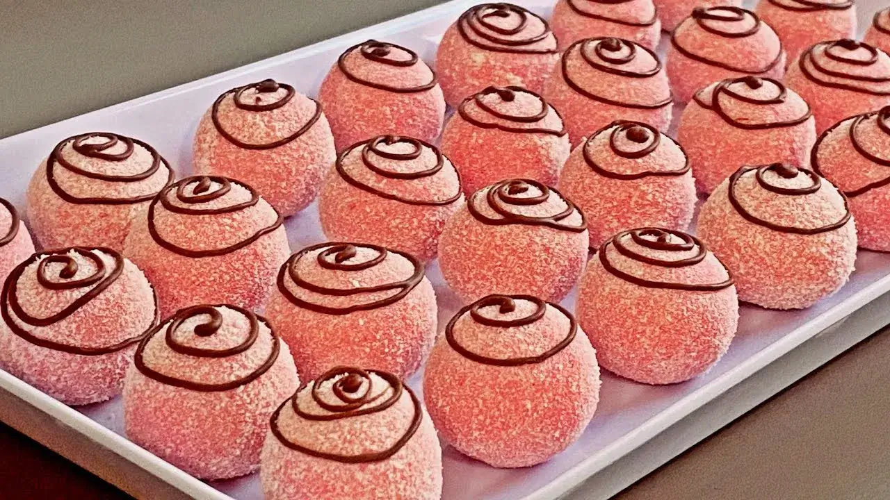 Docinho Rosa de Leite em Pó com Morango: Faça Sem Fogão e Surpreenda