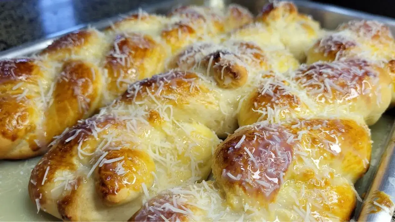Pão Doce Caseiro com Leite Condensado e Coco: Delicioso e Perfeito para o Café da Tarde