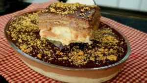 Pavê de Paçoquinha com Ganache de Chocolate: Uma Delícia de Festa Junina