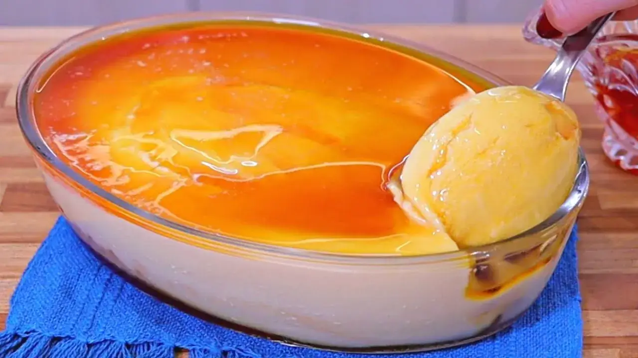 Sorvete de Pudim Cremoso na Travessa: A Sobremesa Gelada Perfeita para as Festas