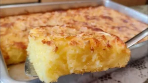 Bolo de Aipim Cremoso com Crocância por Cima: Receita Fácil e Deliciosa