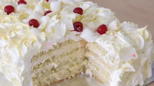 Bolo de Aniversário de Leite Ninho Fica Uma Delicia