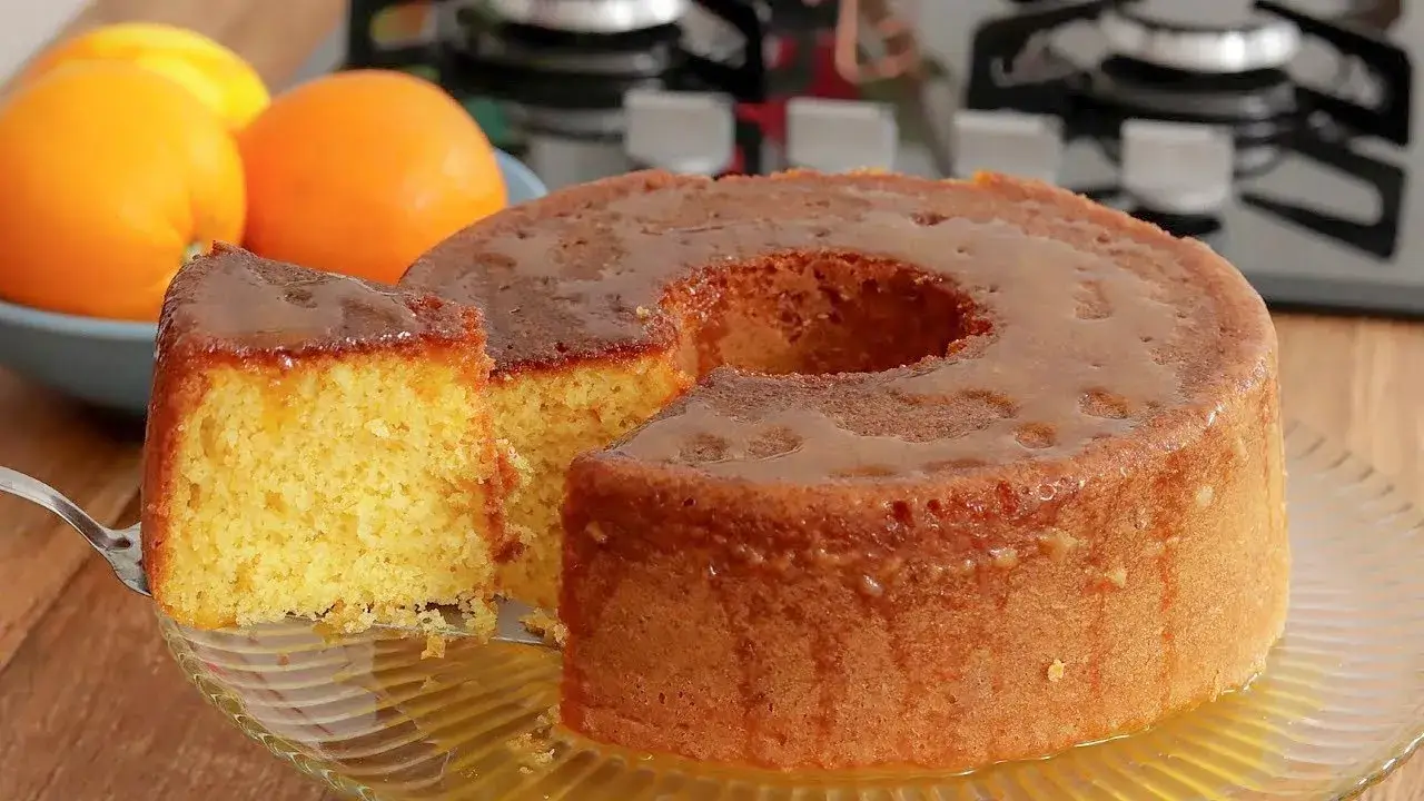 Bolo de Laranja Fofinho e Molhadinho: Receita Simples e Prática Para o Cafezinho
