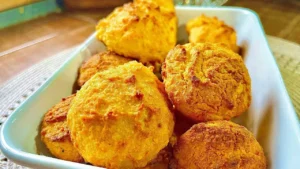 Broinha de Fubá com Coco: Receita Fácil para um Lanche Delicioso