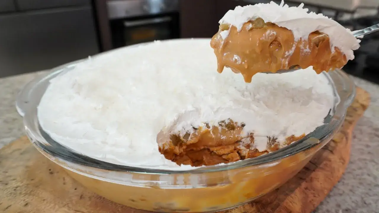 Gelado de Abacaxi: Sobremesa Cremosa e Refrescante para Qualquer Momento!