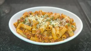 Macarrão com Linguiça: Receita Completa e Deliciosa Veja