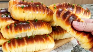 Pãozinho de Cebola Caseiro: Receita Fácil e Saborosa para o seu Café