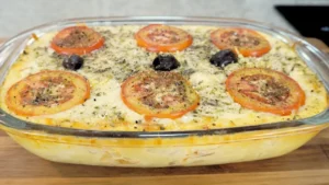 Batata de forno gratinada cremosa e fácil com muito queijo
