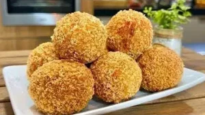 Bolinho Recheado com Queijo: Receita Fácil com Massa de Frango e Batata