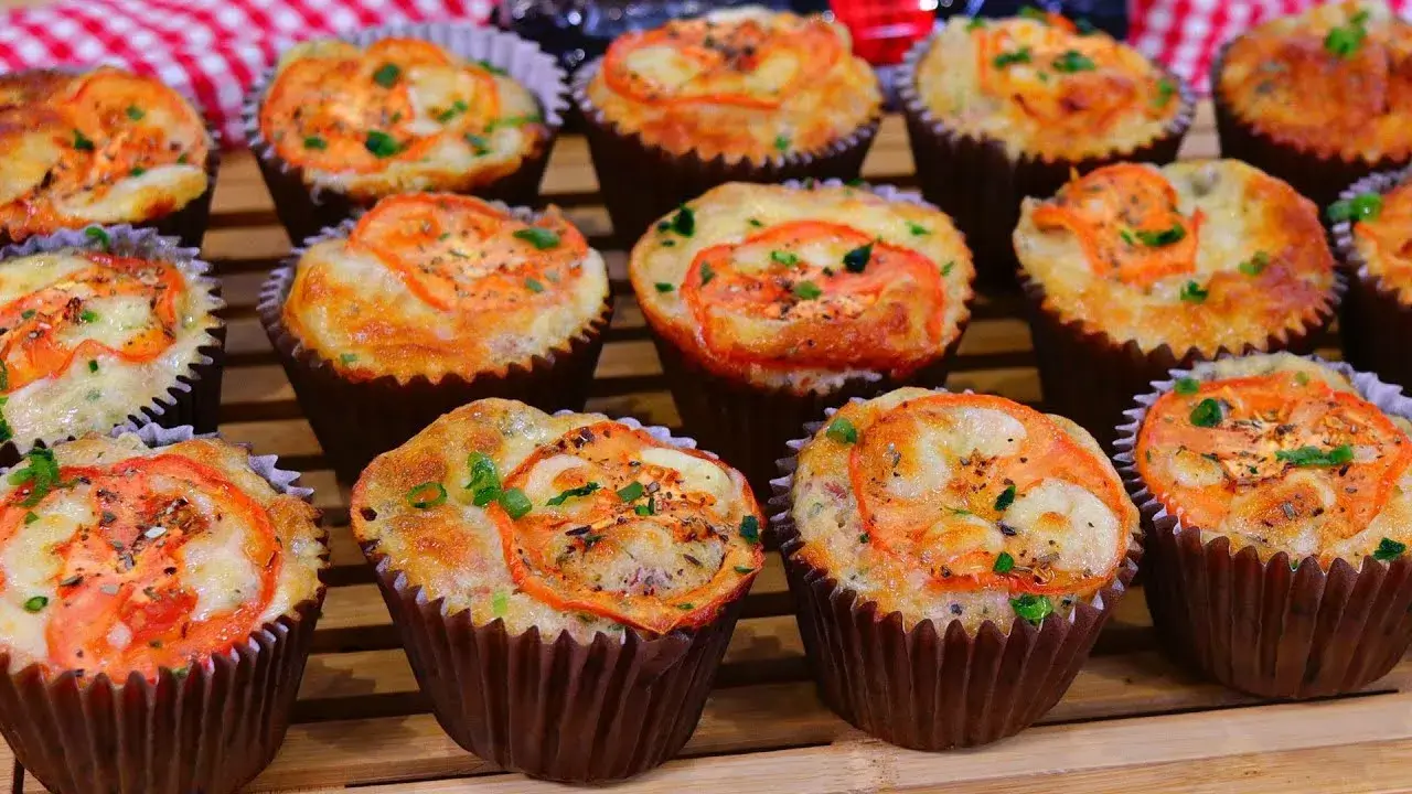 Bolinho Sabor Pizza Para Lancheira: Receita Fácil de Bolinho Sabor Pizza