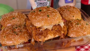 Hambúrguer de Forno Cremoso de Carne com Cheddar e Cebola Caramelizada