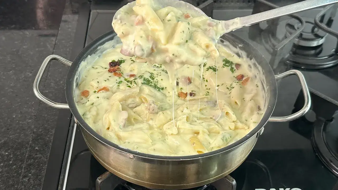 Macarrão Cremoso ao Creme de Batata com Bacon já Faça