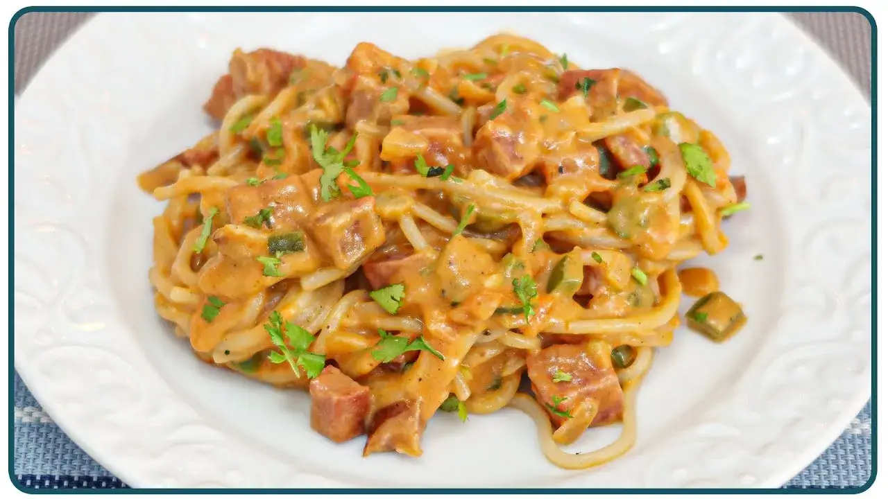 A macarronada de calabresa é uma receita prática, saborosa e muito comum na cozinha brasileira....