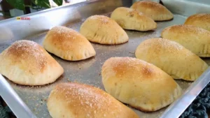 Pastel de Forno com Massa Fofinha: Receita Fácil para Lanche Caseiro