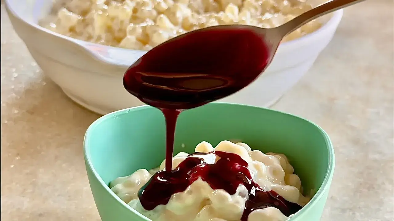 Sagu com creme branco e calda de vinho: A receita de sagu que vai te surpreender