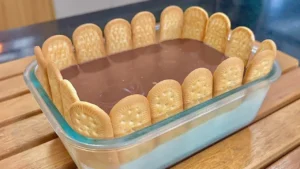 Sobremesa Gelada com Ganache de Chocolate Fácil e Sem Forno