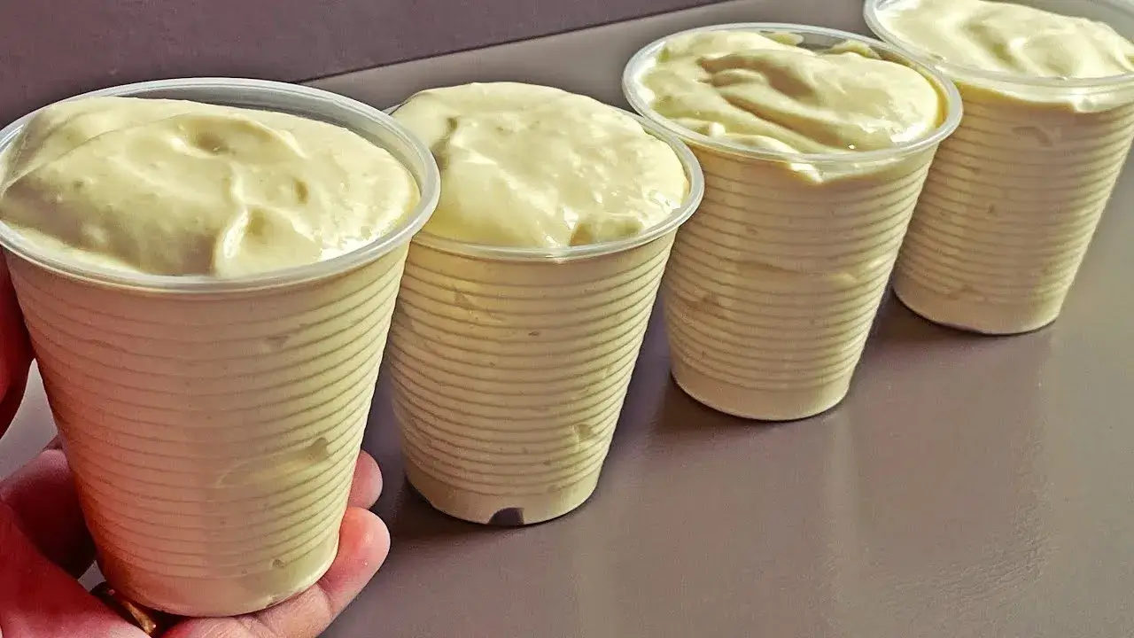 Sobremesa de Abacaxi Cremosa com Base de Água
