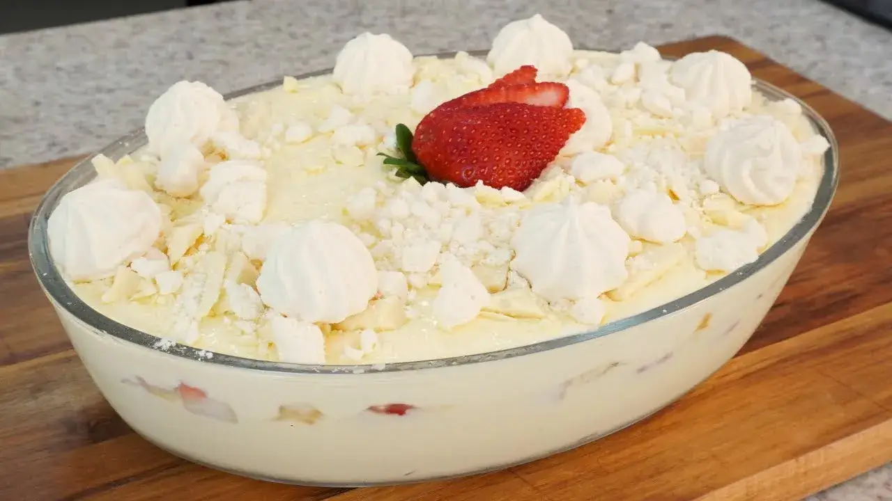 Sobremesa de Morango, Suspiro e Creme Fácil e Cremosa Veja