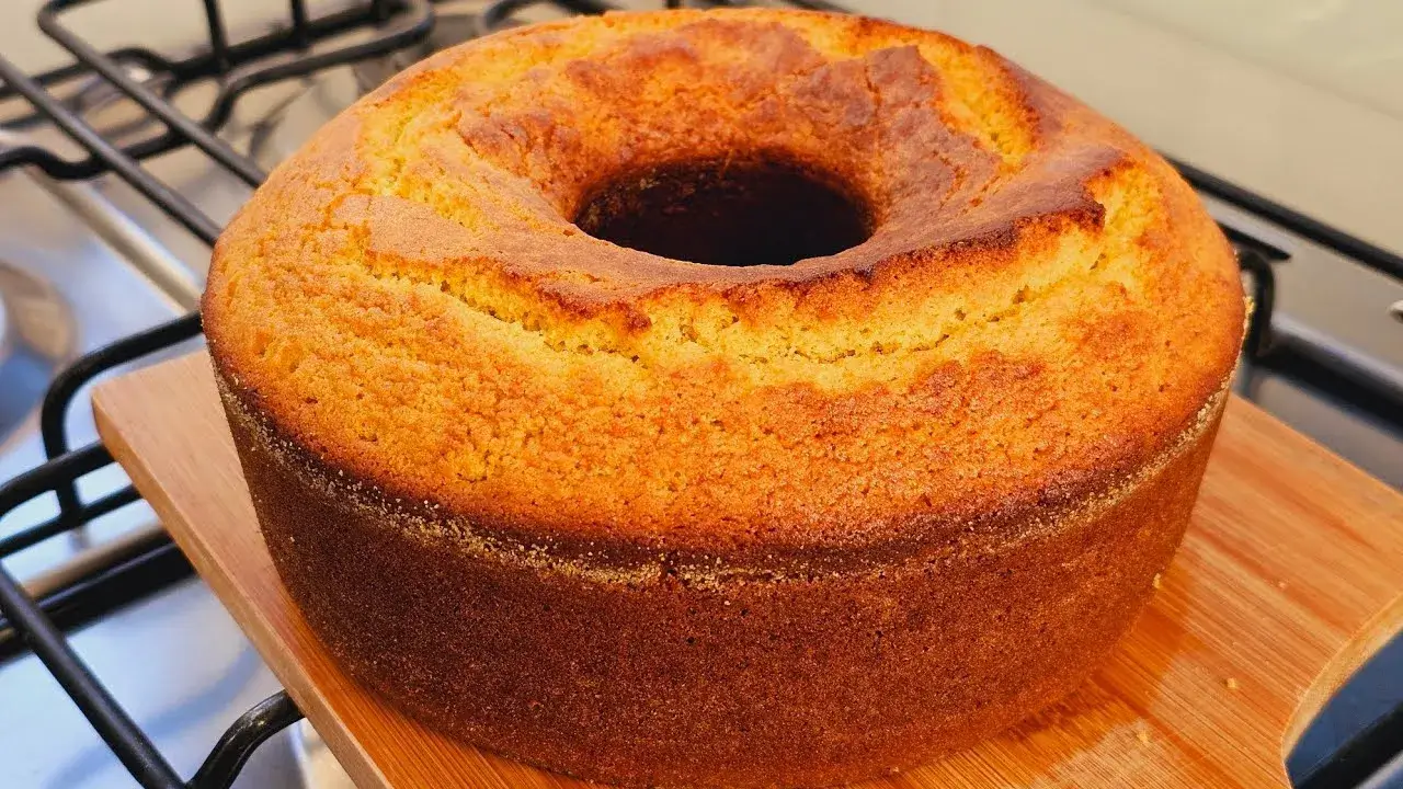 Bolo de Fubá Úmido Perfeito Para Servir Com Café