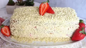Bolo de Morango Com Leite em Pó Molhadinho com Brigadeiro
