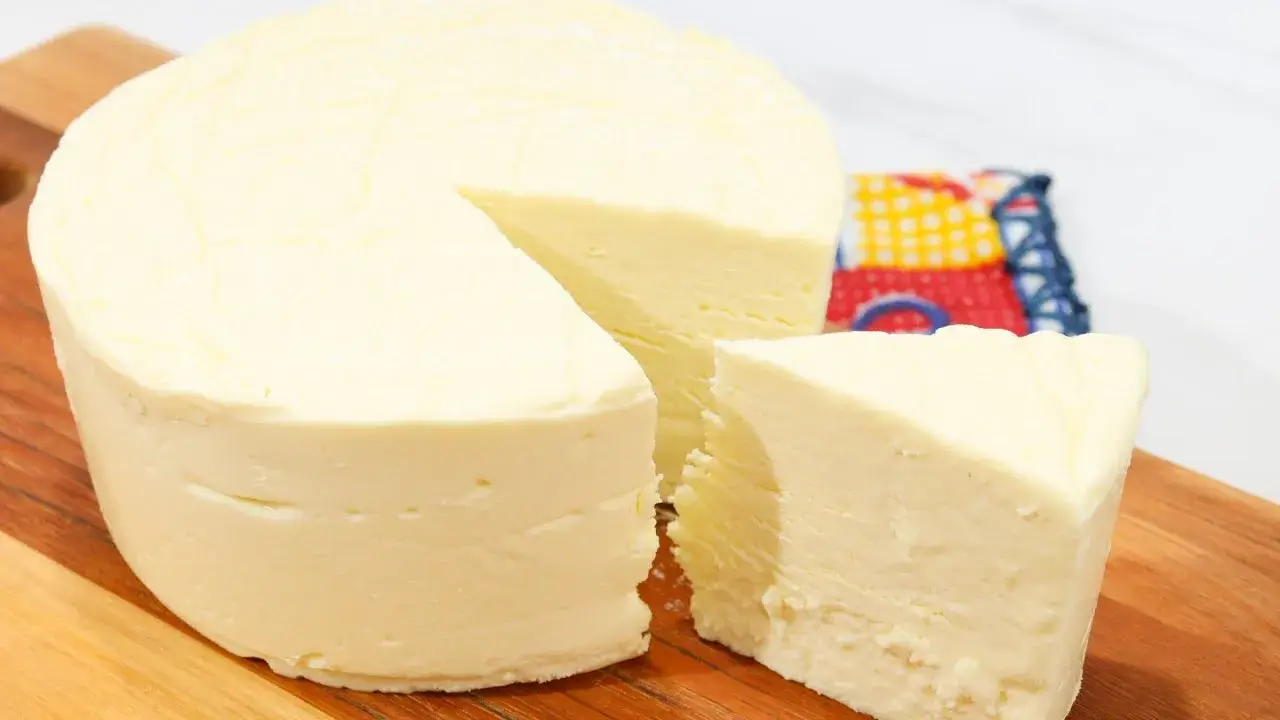 Aprenda a fazer um queijo caseiro delicioso, cremoso e fácil de preparar. Essa receita é...