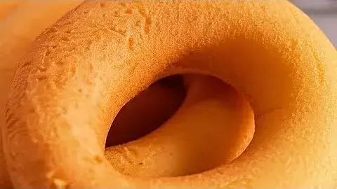 A rosquinha frita com polvilho é um lanche prático, perfeito para acompanhar o café da...
