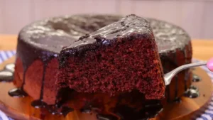 Bolo Amanteigado de Chocolate Fofinho: Bolo Fácil de Fazer