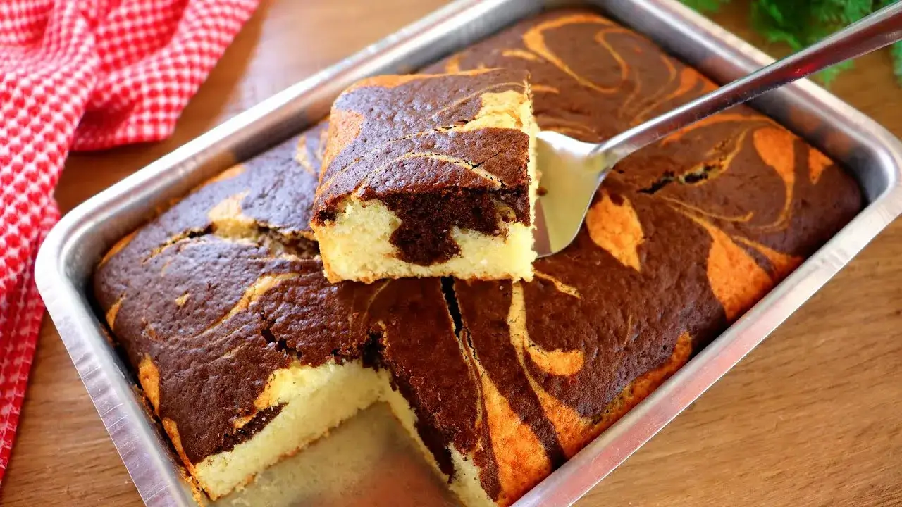 O bolo mesclado é uma opção prática e saborosa para qualquer momento do dia. Com...