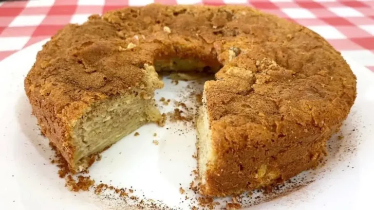 Bolo de maçã low carb que fica fofinho e pronto em minutos