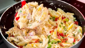 Macarrão ao molho branco e queijo cremoso pronto em 20 minutos