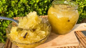 Doce de Mamão Verde Caseiro com Calda Simples e Aromática
