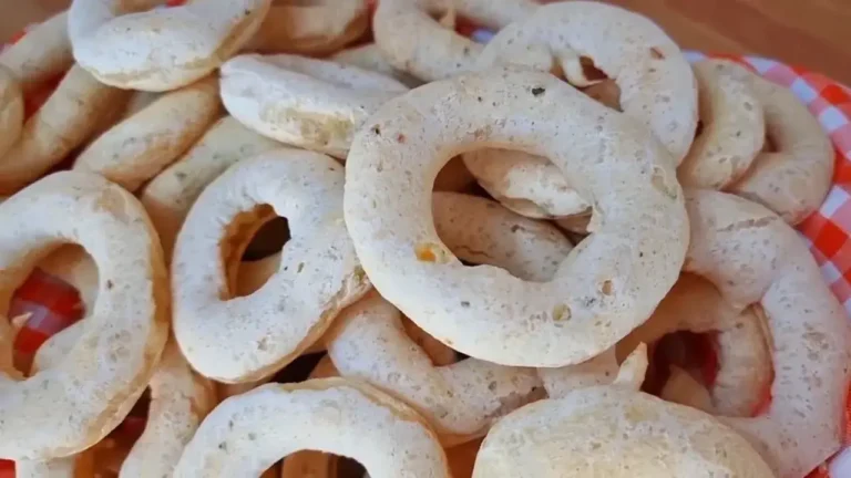 Rosquinhas de Cebola Crocantes para o Café