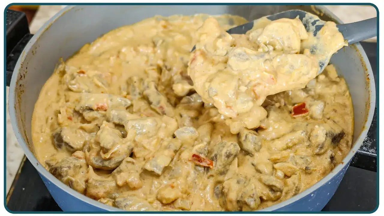 Strogonof de Carne Cremoso e Fácil para o Almoço