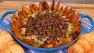 Aperitivo de Carne Picadinha com Creme de Queijo e Batata Rústica Crocante na Air Fryer