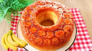Bolo de Banana Caramelado Fácil e Fofinho para Fazer em Casa