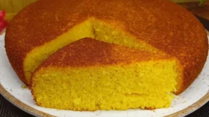 Bolo sem glúten de farinha de milho fácil e fofinho