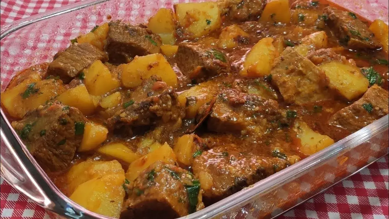 Carne com Batata na Panela de Pressão Simples e Caseira