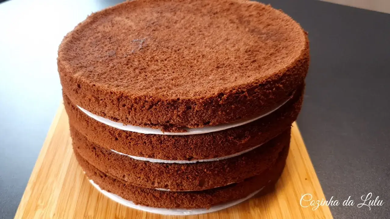 Massa de Bolo de Chocolate Profissional Leve e Fofa para Bolos de Festa