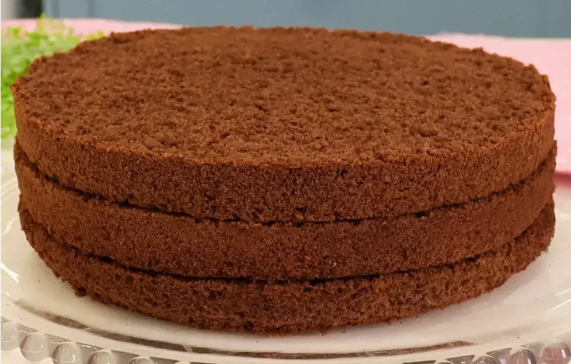 Massa de Chocolate Profissional Fofinha e Estruturada para Bolos Perfeitos