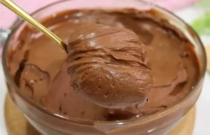 Recheio Mousse de Chocolate: Recheio Cremoso e Estruturado para Bolos Decorados